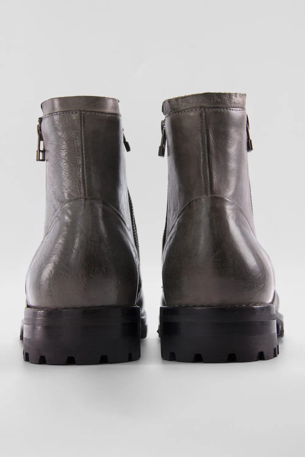 CAMDEN iron-grey ankle boots.