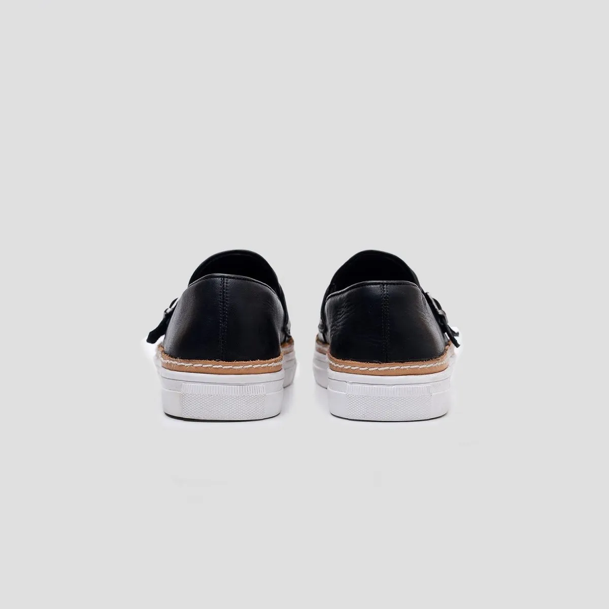 Mono Monk Black