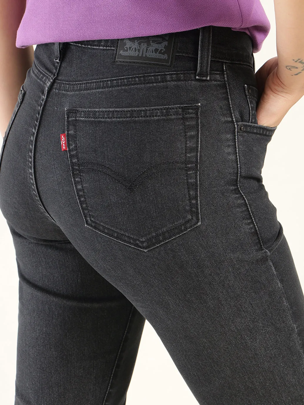 Women's 724 Black Slim Straight Fit High Rise Jeans